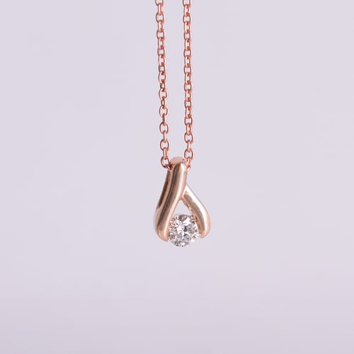 Minimalistický prívesok s lab-grown diamantom Tressa