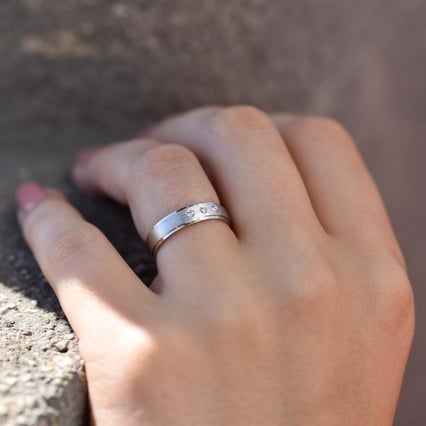 Zlaté svadobné prstene s tromi diamantmi Yassi