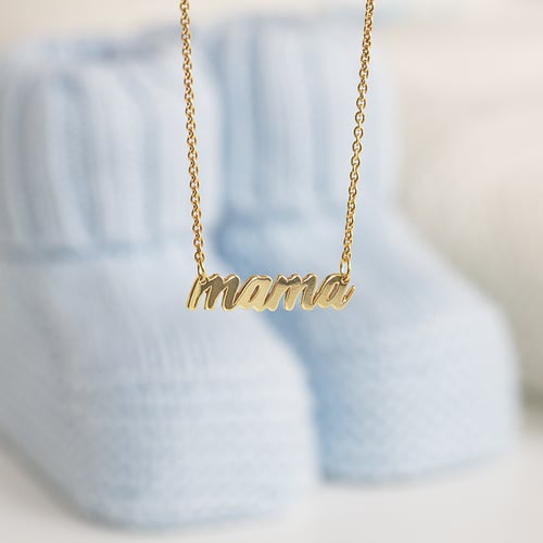Strieborný náhrdelník s nápisom Mama
