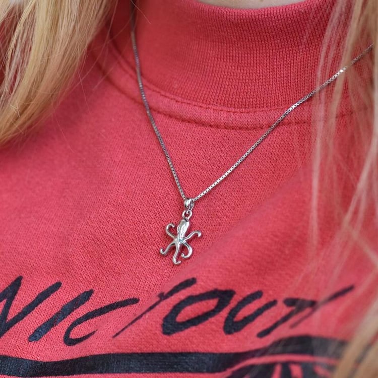 Strieborný prívesok 28556