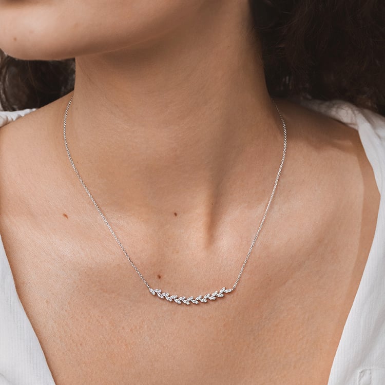 Diamantový náhrdelník v tvare lístočkov Moses 153774