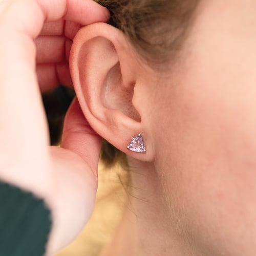 Minimalistické strieborné náušnice s fialovým ametystom Magni