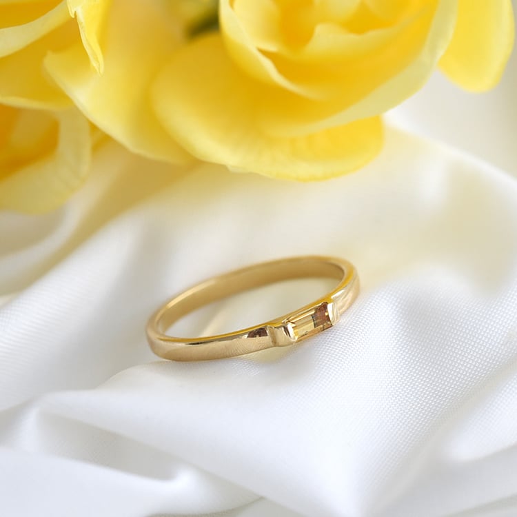 Minimalistický prsteň s citrínom 82381