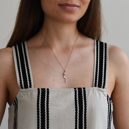 Morský koník s perlou a diamantmi Gavri