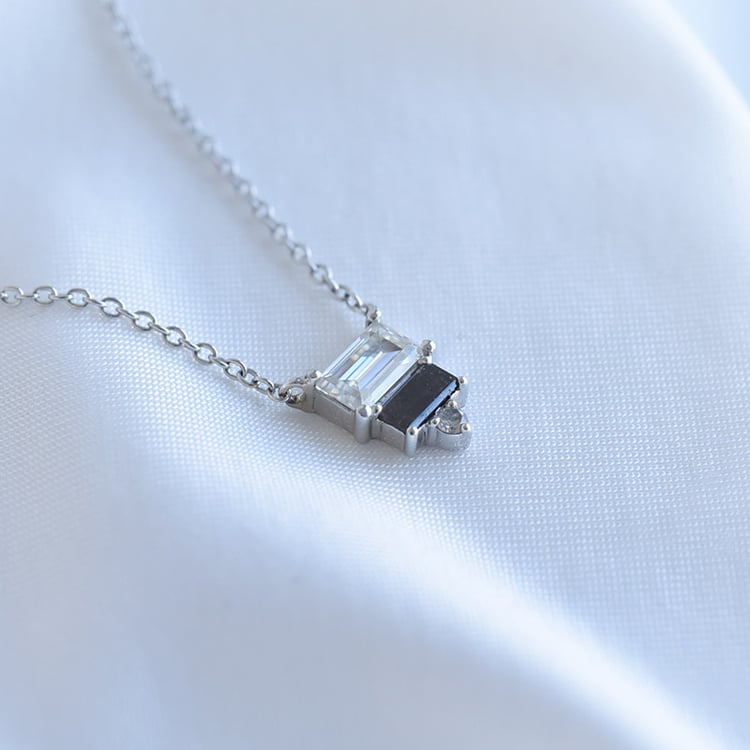 Zlatý náhrdelník so salt and pepper diamantmi 92570