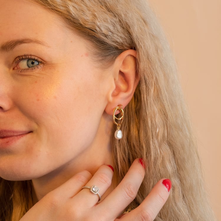 Pozlatená kolekcia s perlami Coles 101268