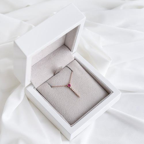 Atypický náhrdelník s rubínom a diamantmi Sylvia