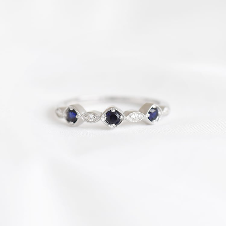 Strieborný eternity prsteň 91895