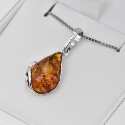 Elegantná strieborná kolekcia s jantármi Knud