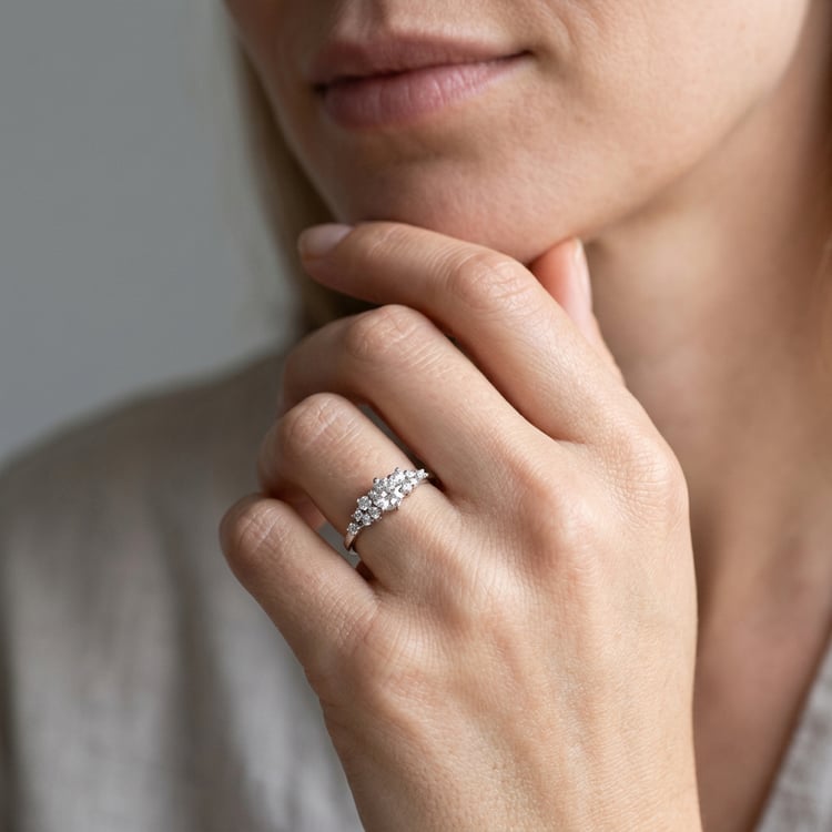 Romantický zásnubný prsteň s lab-grown diamantmi Donell 169095