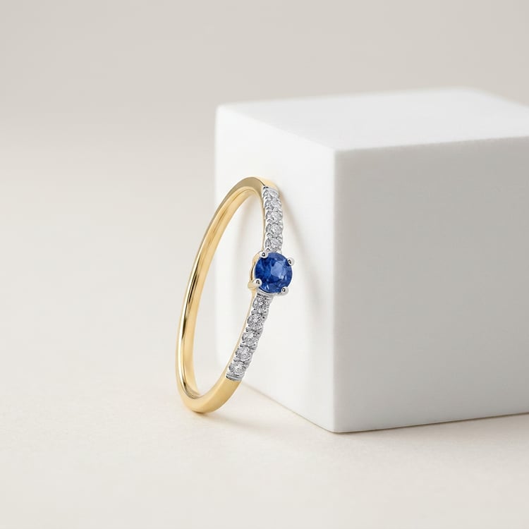 Strieborný prsteň s modrým zafírom a bočnými lab-grown diamantmi Mikey 169233
