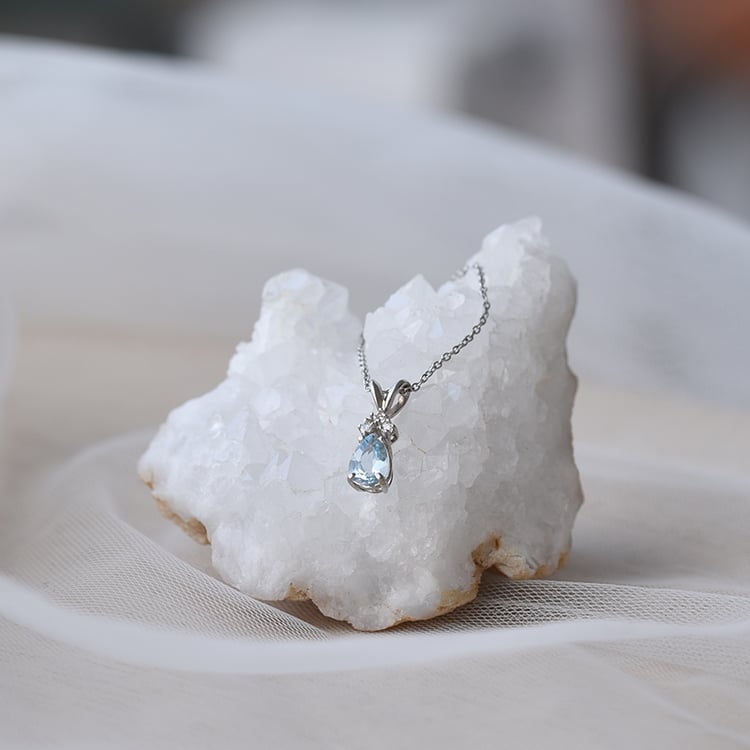 Zlatý náhrdelník 65387