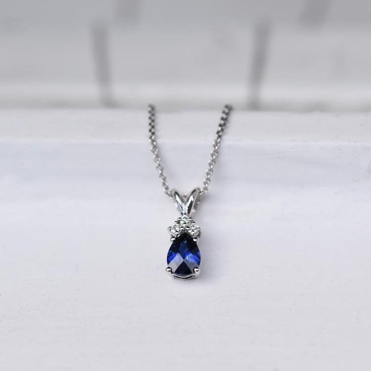 Zafírový náhrdelník 20400