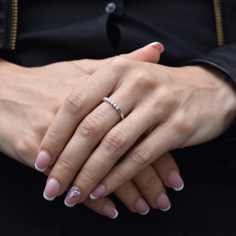 Diamantový eternity prsteň z platiny 21758