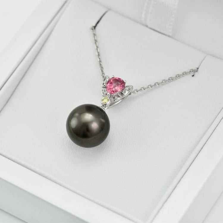 Náhrdelník s čiernou perlou 18553