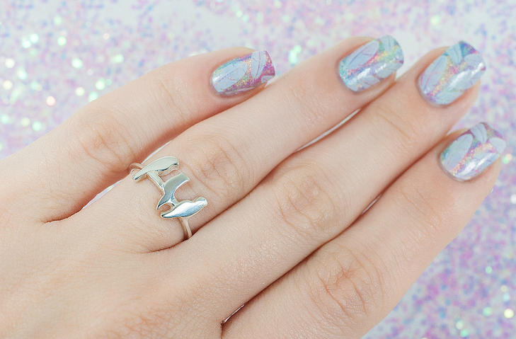 Nežný strieborný prstienok 10041