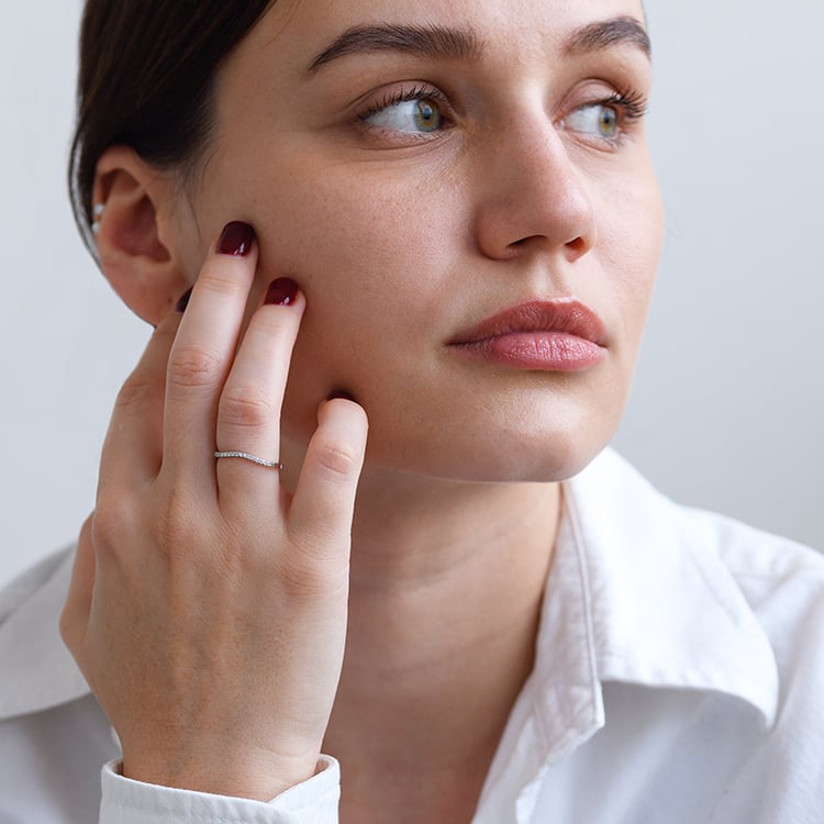 Vykrojený zlatá eternity obrúčka s diamantmi Jola 133339