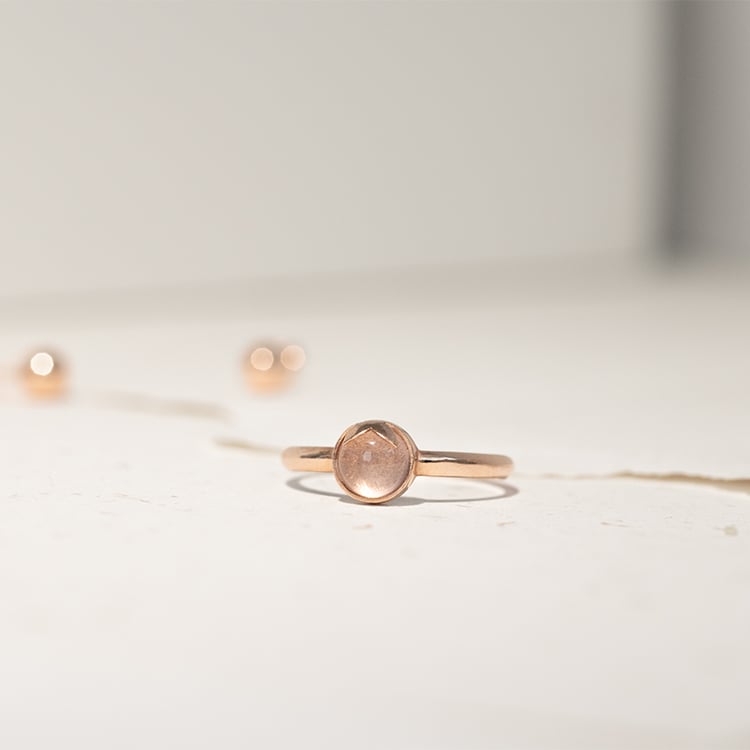 Zlatý prsten s cabochon ruženínom Leman 130397