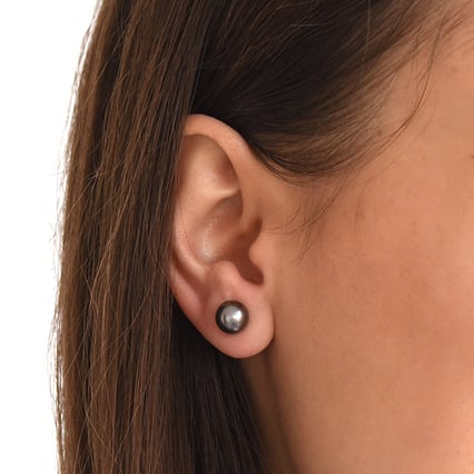 Elegantné náušnice s 8 mm čiernymi perlami Enye