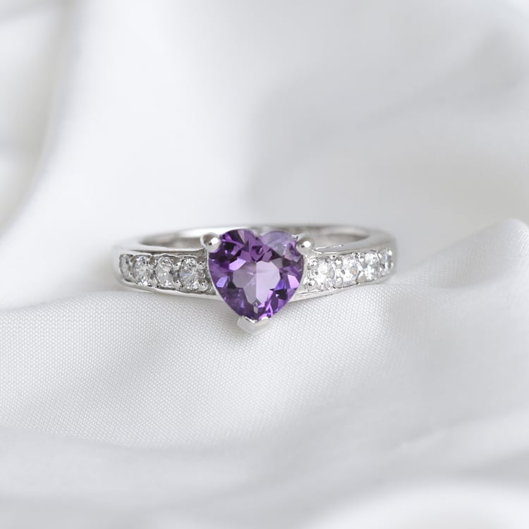 Ametystové srdce v striebornom prsteni 84694