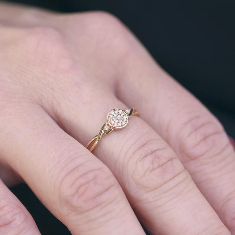 Diamantový zlatý prsteň 11800