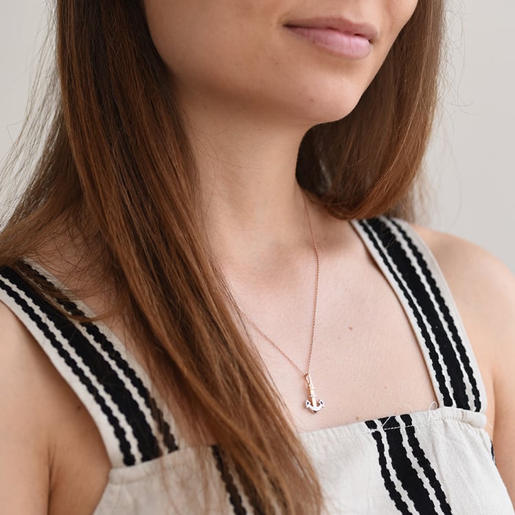 Strieborný prívesok kotva s lab-grown diamantmi Anchore 104282