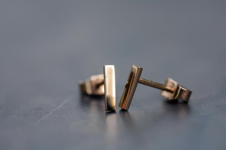 Minimalistické náušnice zo zlata Barr