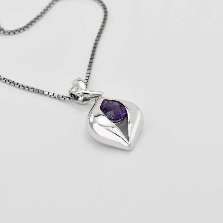 Náhrdleník zo striebra 28603