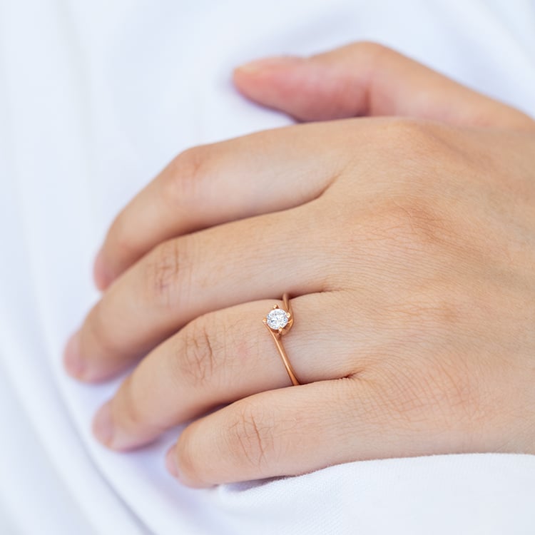 Zásnubný prsteň s diamantom Hariti 125212