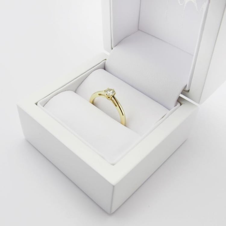Zásnubný prsteň s diamantom 64800