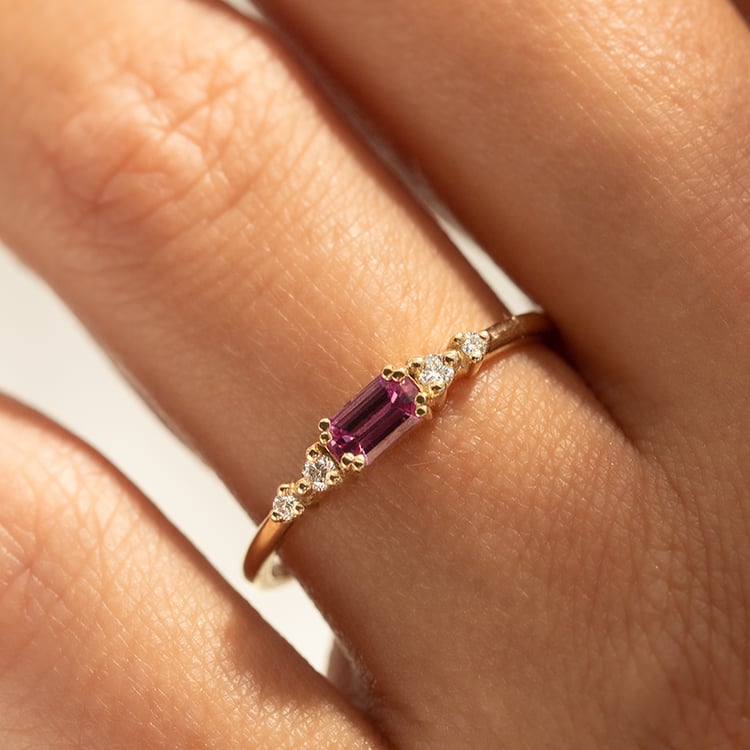 Prsteň s emerald zafírom a lab-grown diamantmi Taia 152642