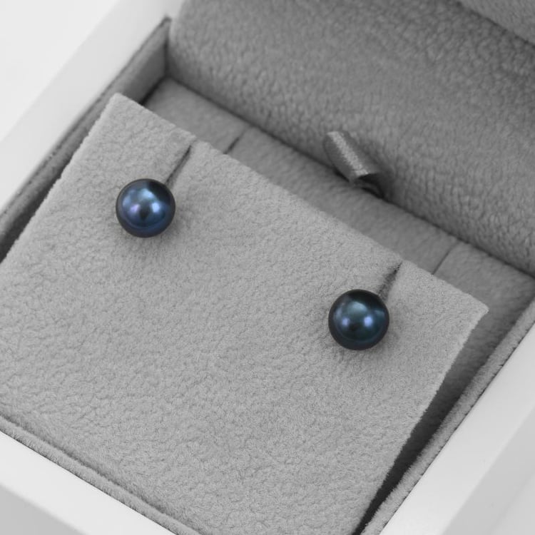 Strieborné náušnice s čiernými perlami 52846