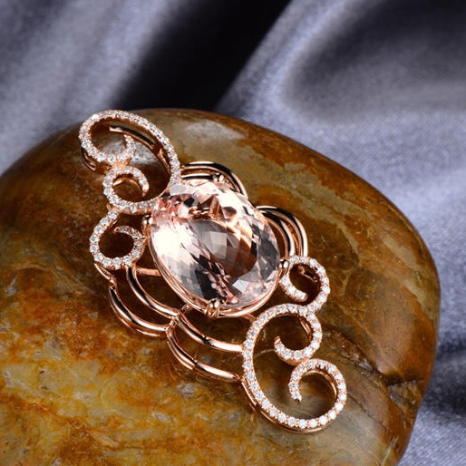 Morganitový zdobený náhrdelník Lareg 10077