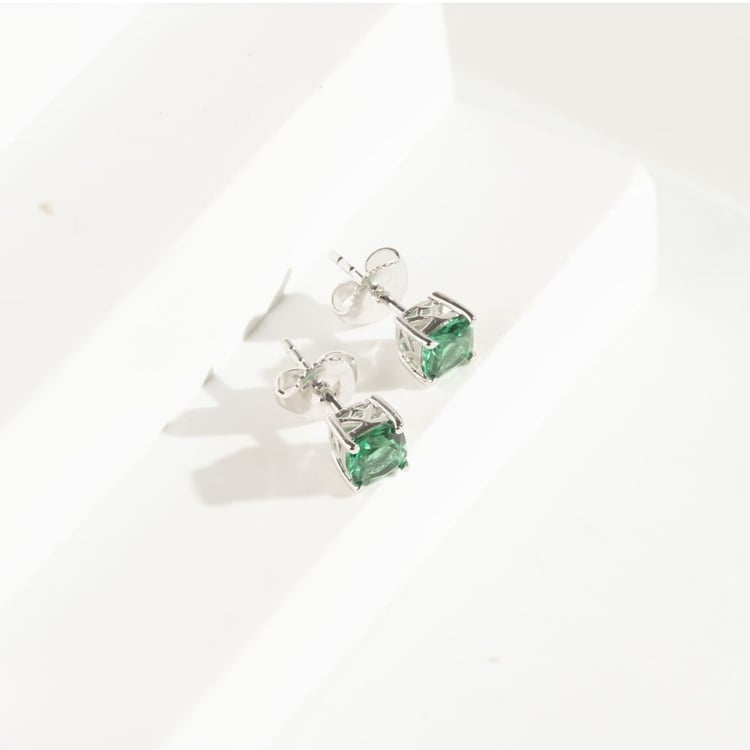 Strieborné náušnice so simulovanými smaragdmi 163298
