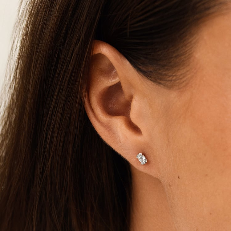 Minimalistické strieborné napichovacie náušnice s diamantmi Vilhelmina 163164