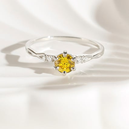 Zásnubný prsteň zo zlata s 0.36ct IGI certifikovaným lab-grown diamantom Mileva