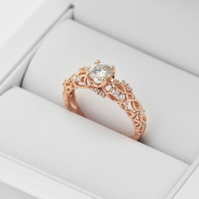 Prsteň s moissanitom