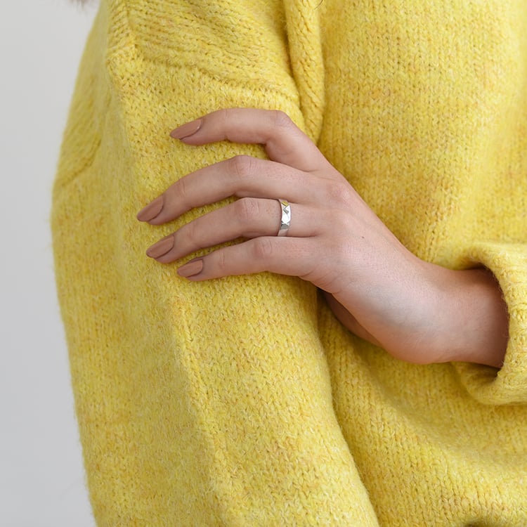 Zlatý snubný prsteň 61876