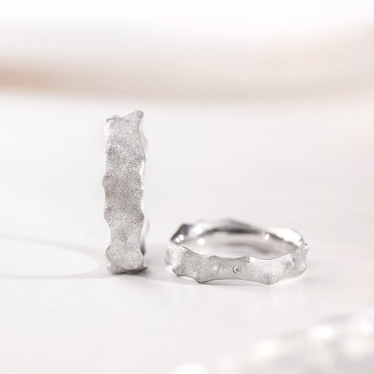 Svadobné prstene s výstupkami zo zlata s diamantmi Spikes 153791