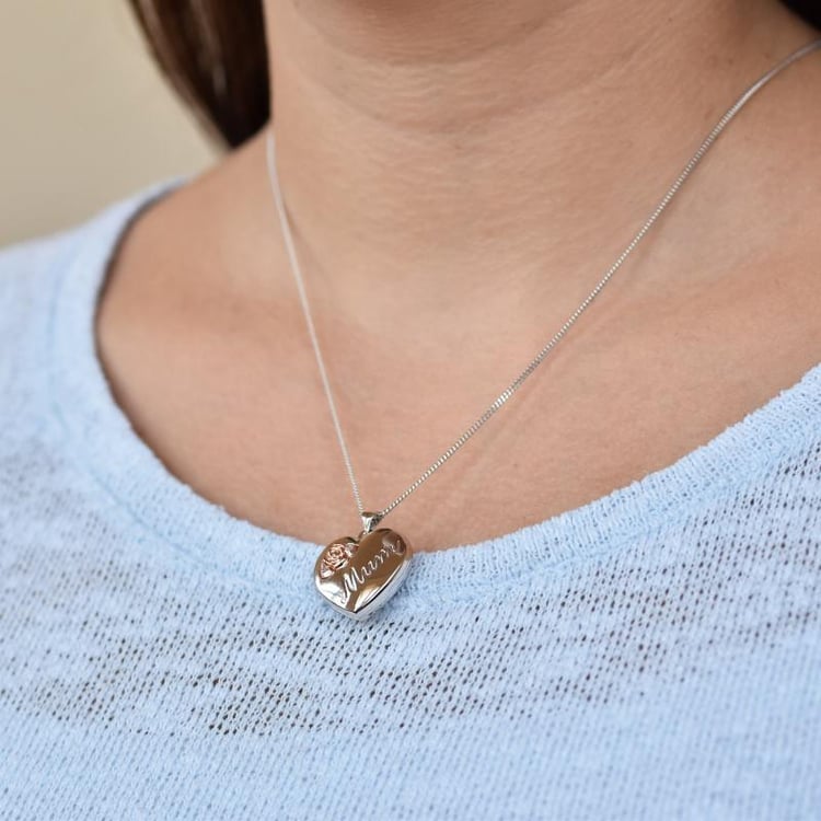 Strieborný srdiečkový medailón 18876