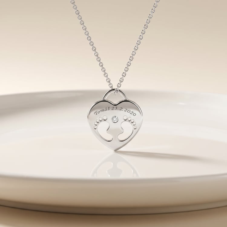 Strieborný prívesok detské nožičky s diamantom a gravírom Sophia 167086
