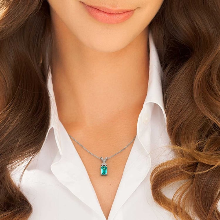 Zlatý prívesok s emerald lab-grown paraiba turmalínom a diamantmi Lucas 135800