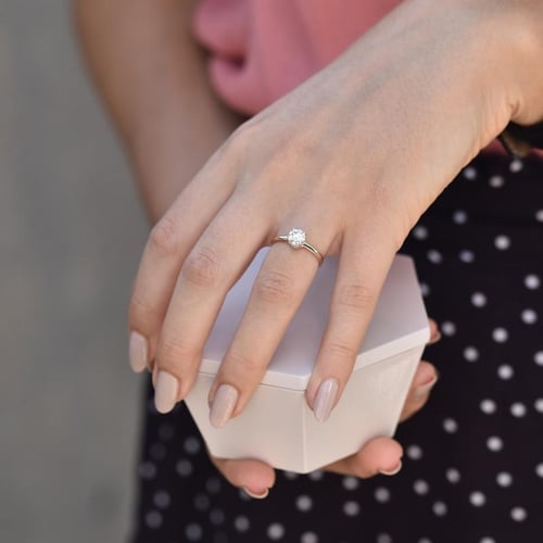 Zásnubný prsteň s lab-grown diamantmi Ymos