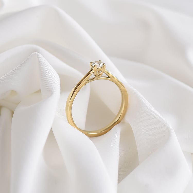 Prsteň so syntetickým diamantom zo žltého zlata 92082