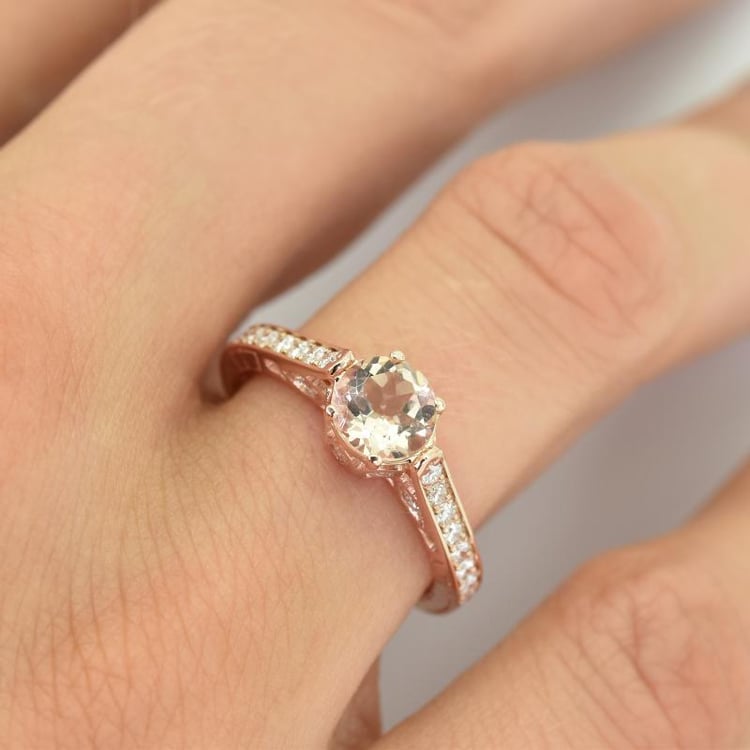 Zásnubný prsteň s morganitom a diamantmi 12213