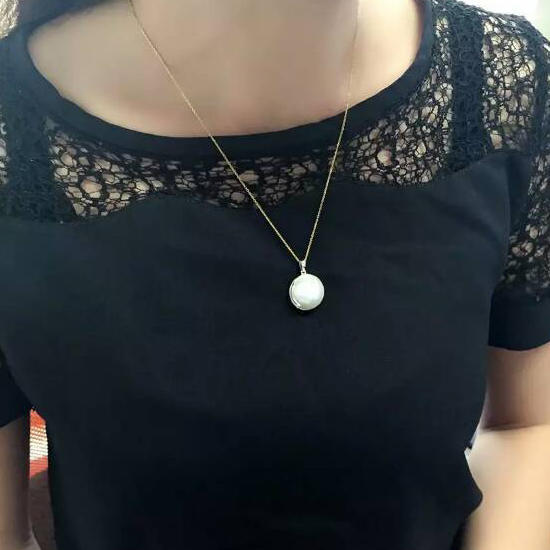 Biela perla v náhrdelníku 12896