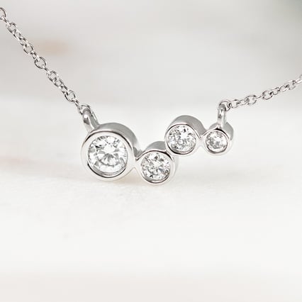 Moderný strieborný náhrdelník s diamantmi Viola