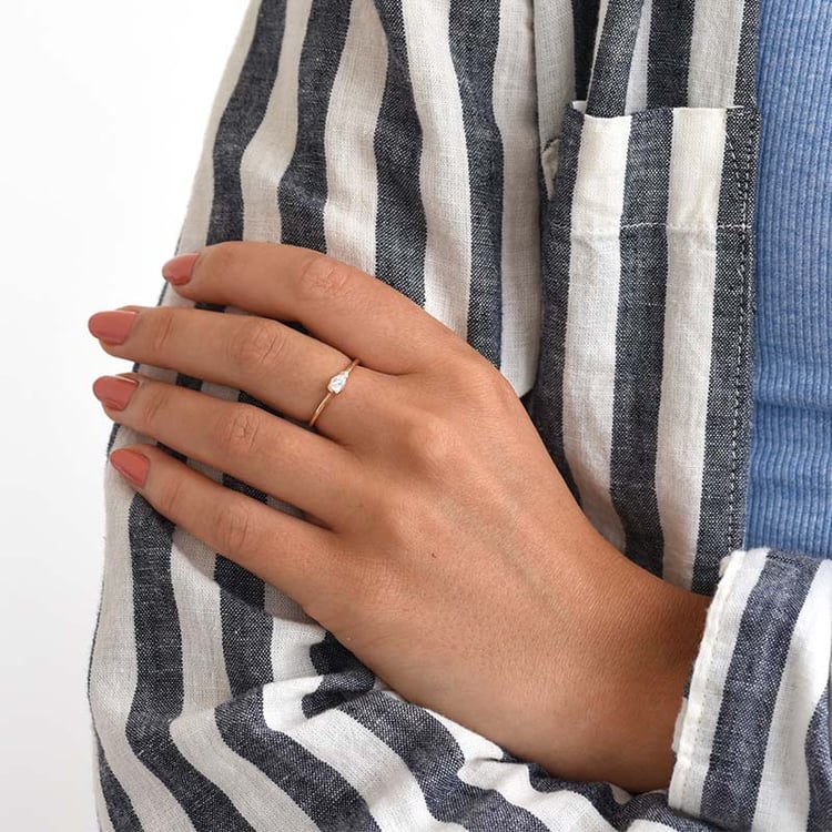 Zlatý prsteň s pear IGI certifikovaným diamantom 84373