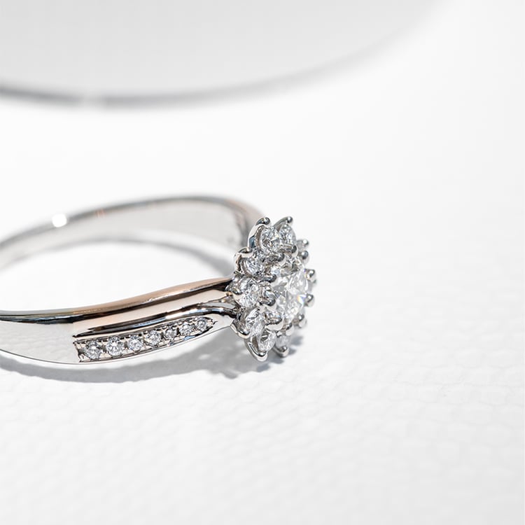 Zásnubný prsteň s 0.30 ct GIA Certifikovaným diamantom Pola 125383