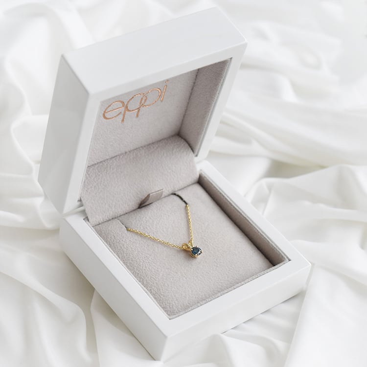 Náhrdelník s modrým diamantom 91221